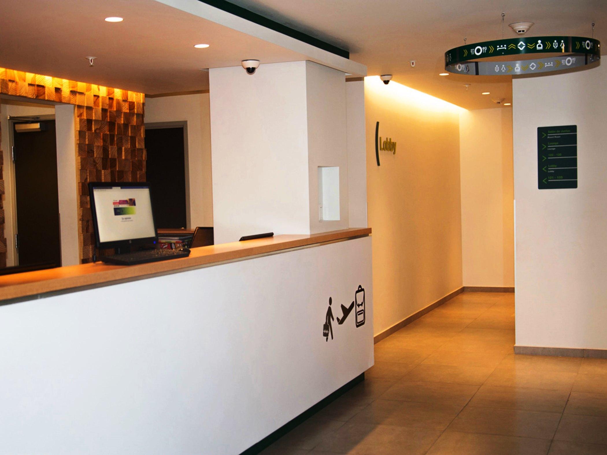 City Express Junior By Marriott Aguascalientes Centro Exterior photo