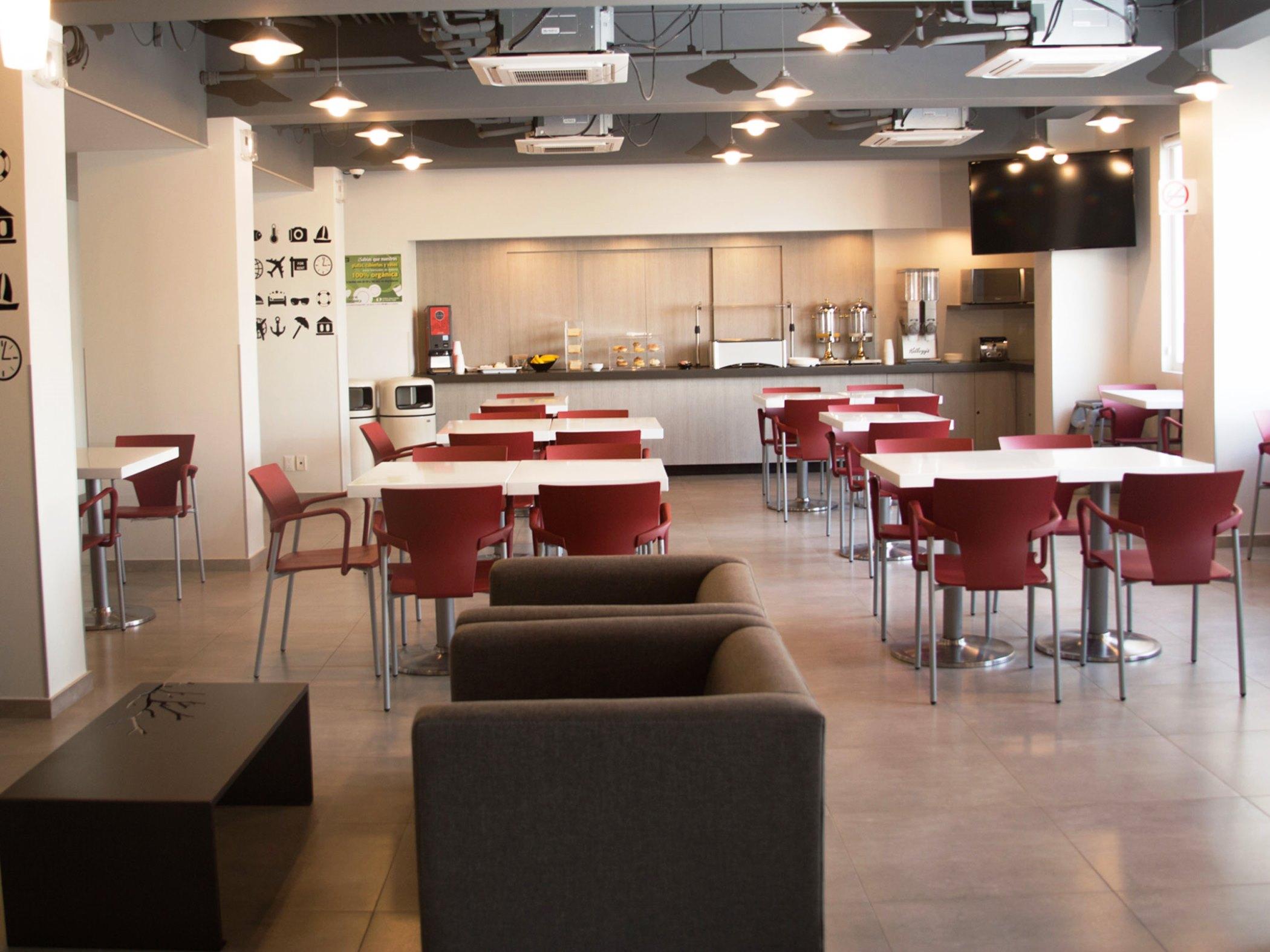 City Express Junior By Marriott Aguascalientes Centro Exterior photo