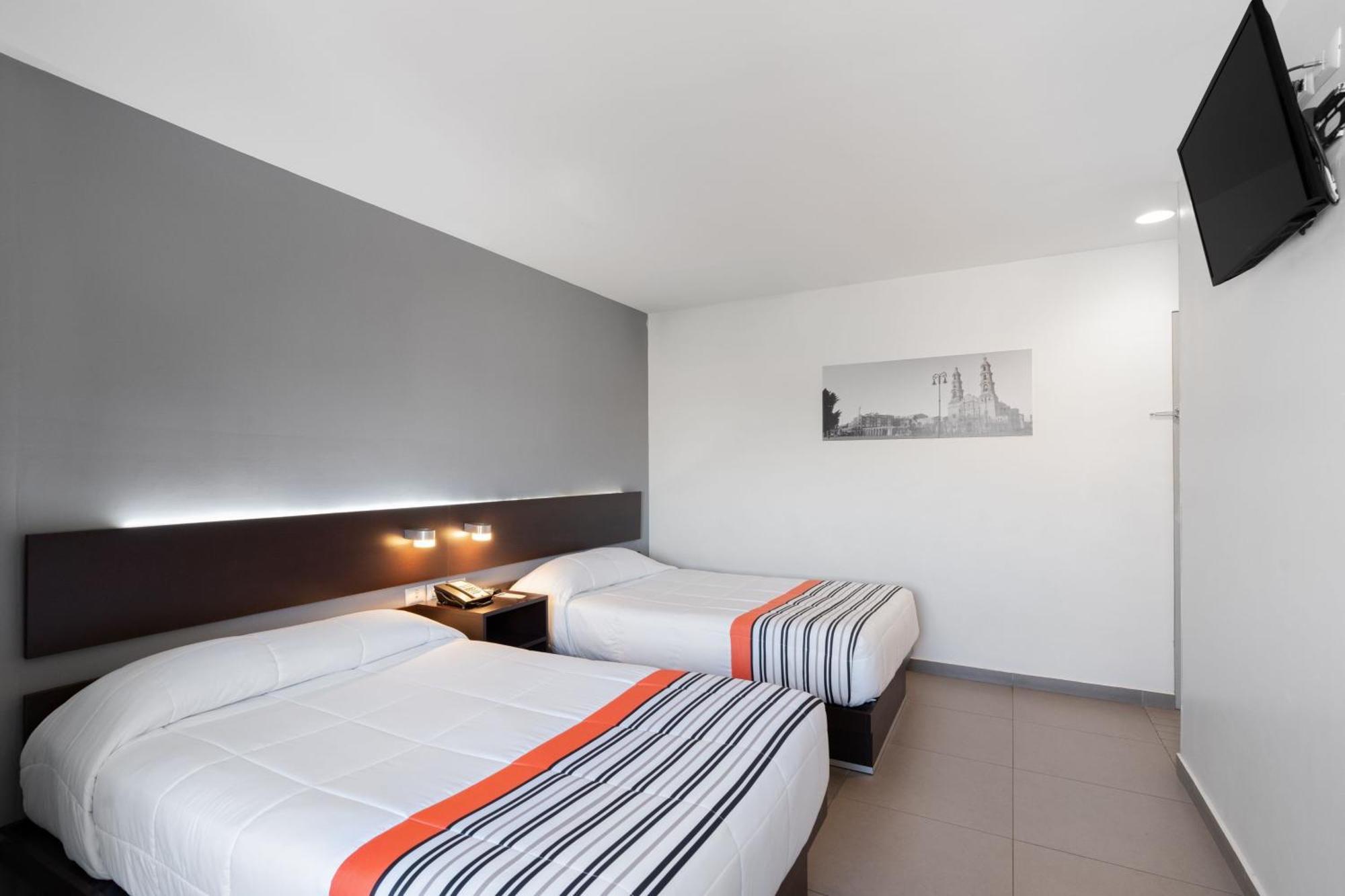 City Express Junior By Marriott Aguascalientes Centro Exterior photo