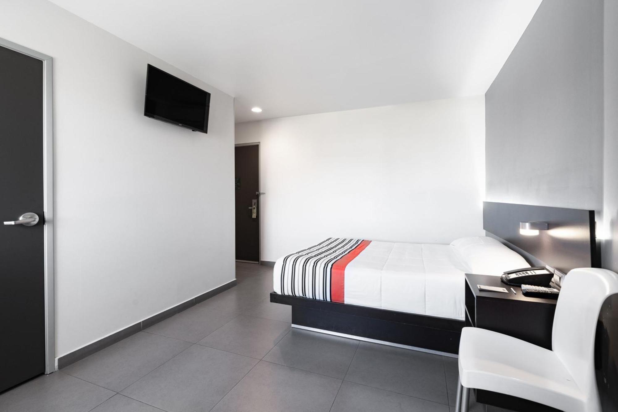 City Express Junior By Marriott Aguascalientes Centro Exterior photo