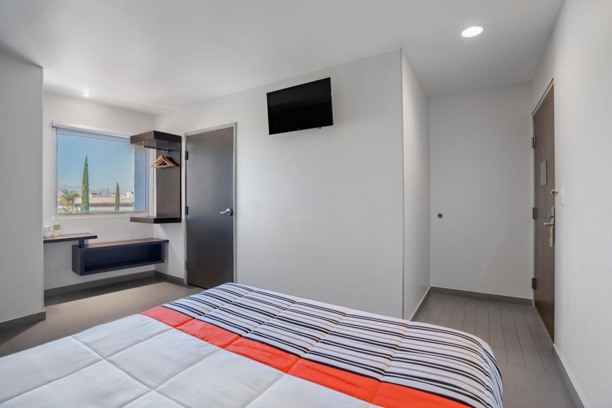 City Express Junior By Marriott Aguascalientes Centro Exterior photo