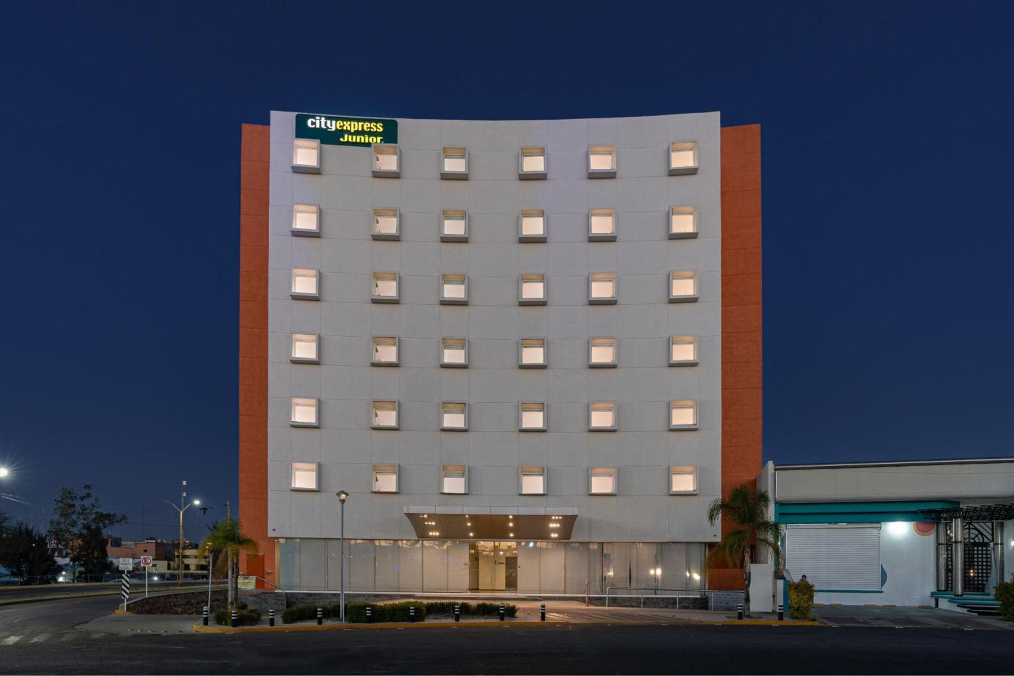 City Express Junior By Marriott Aguascalientes Centro Exterior photo