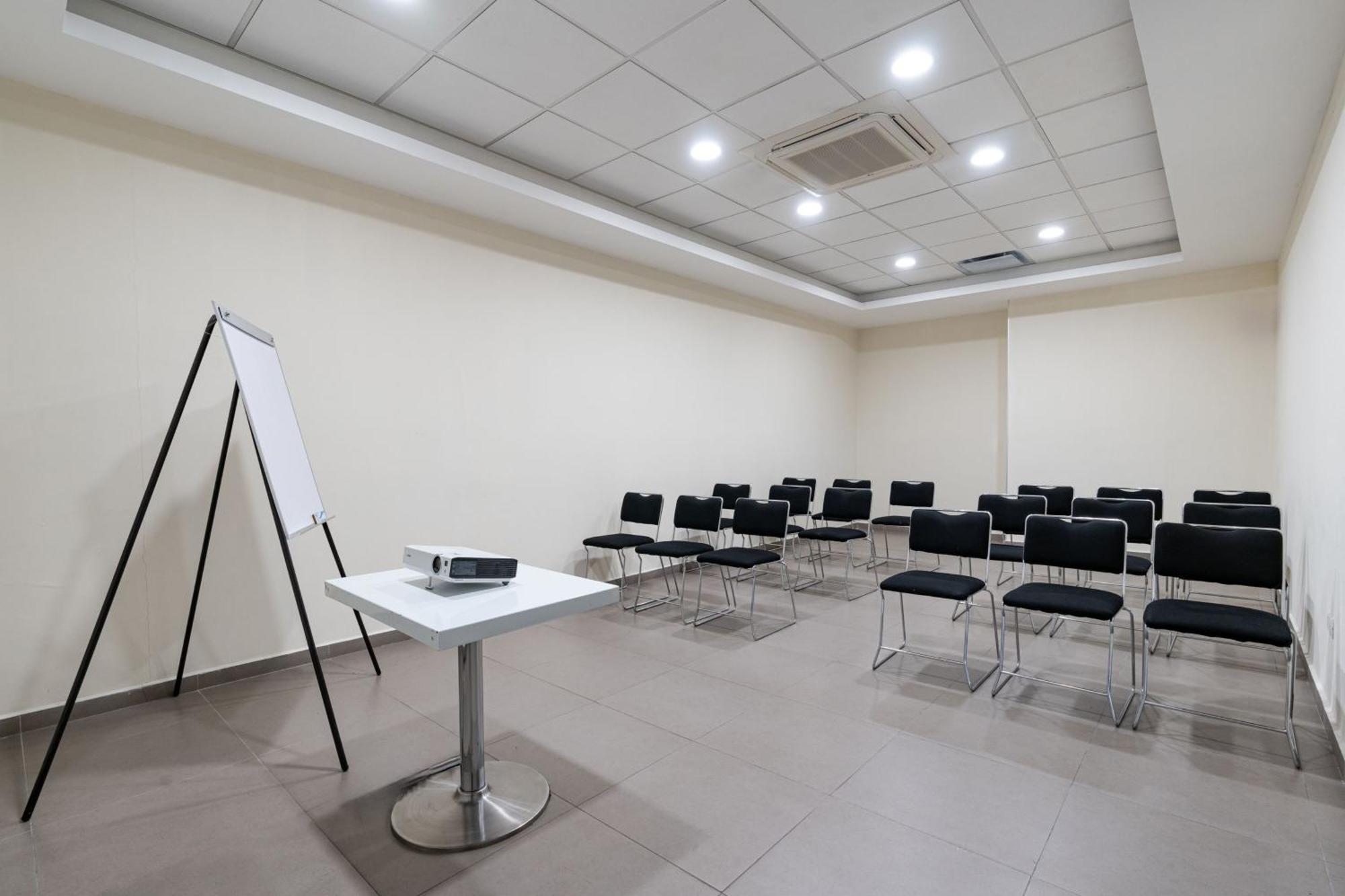 City Express Junior By Marriott Aguascalientes Centro Exterior photo