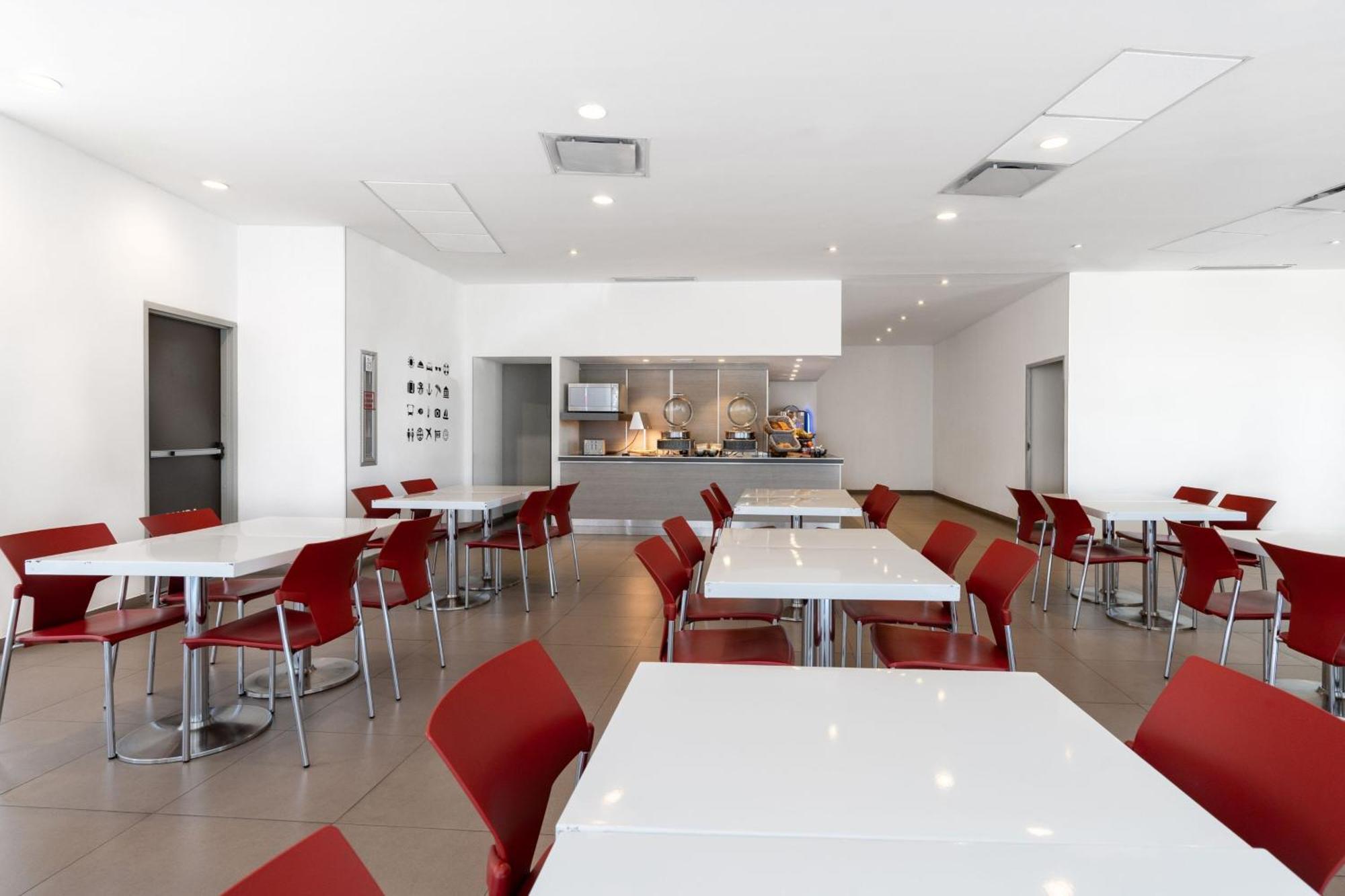 City Express Junior By Marriott Aguascalientes Centro Exterior photo