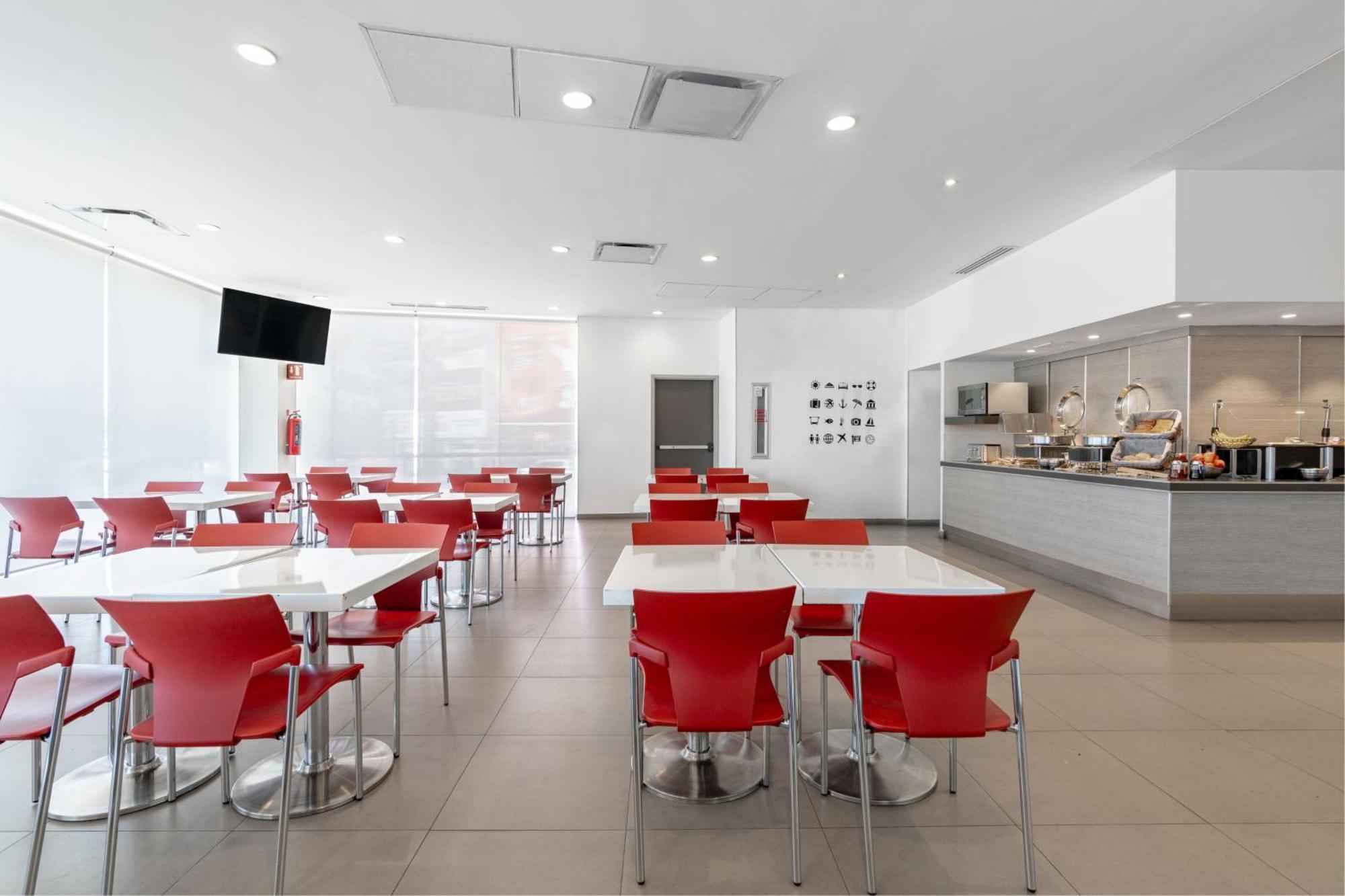 City Express Junior By Marriott Aguascalientes Centro Exterior photo