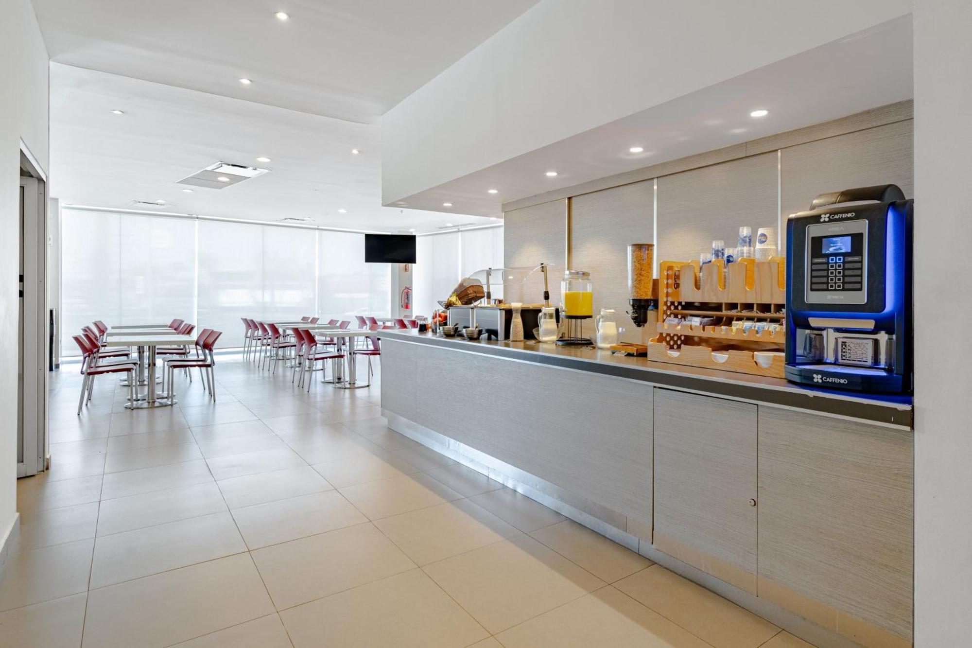 City Express Junior By Marriott Aguascalientes Centro Exterior photo