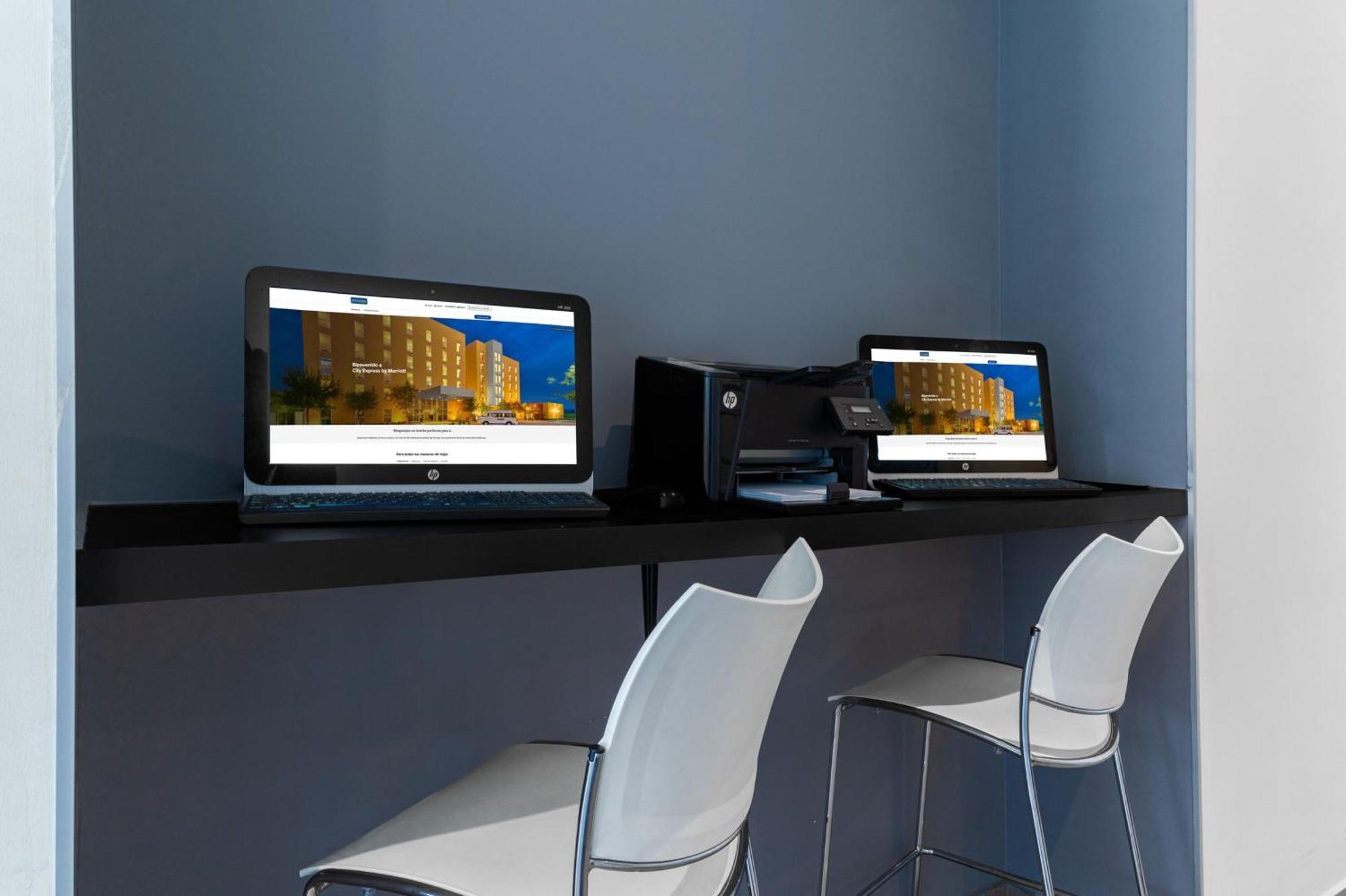 City Express Junior By Marriott Aguascalientes Centro Exterior photo
