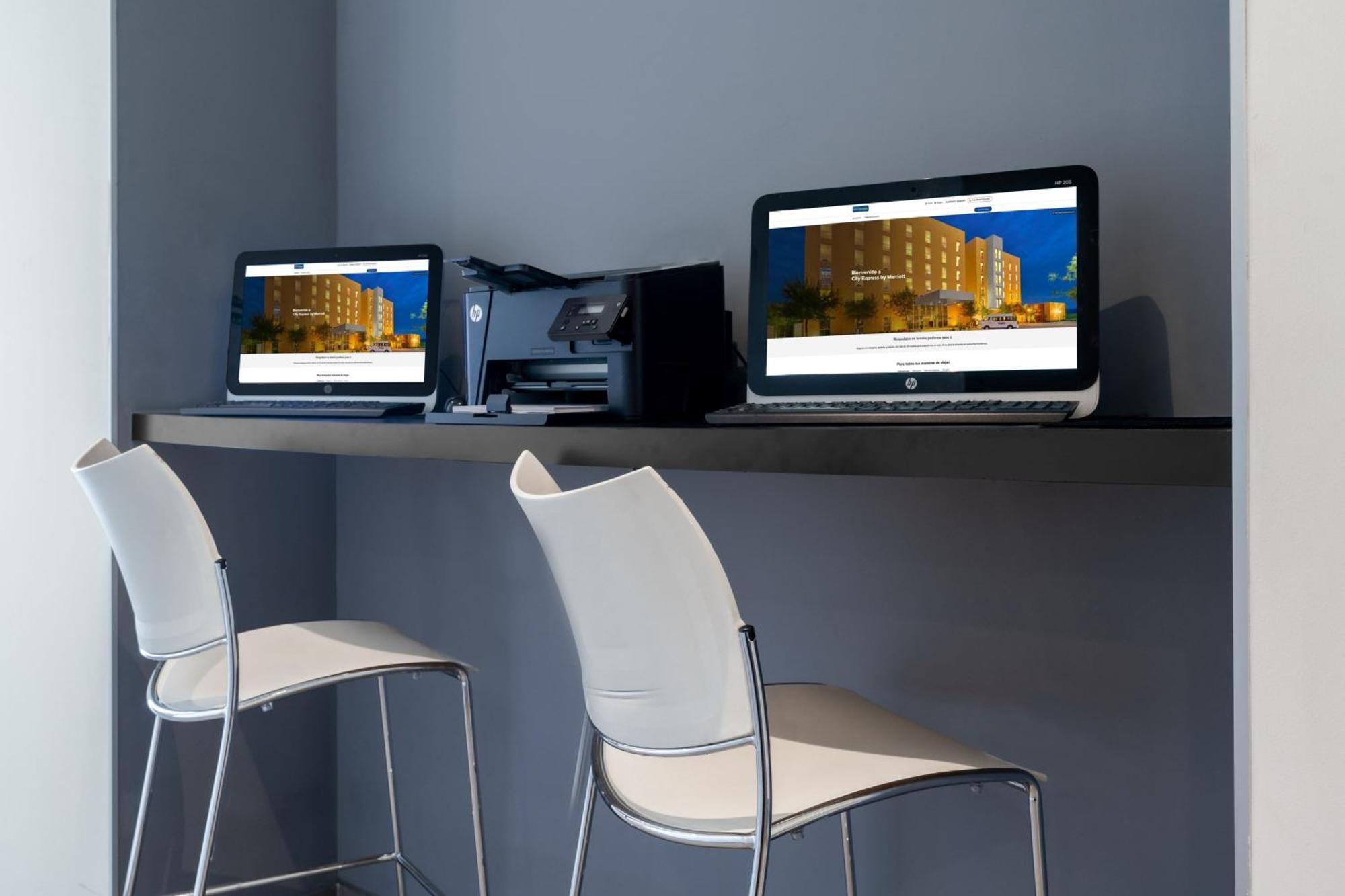 City Express Junior By Marriott Aguascalientes Centro Exterior photo