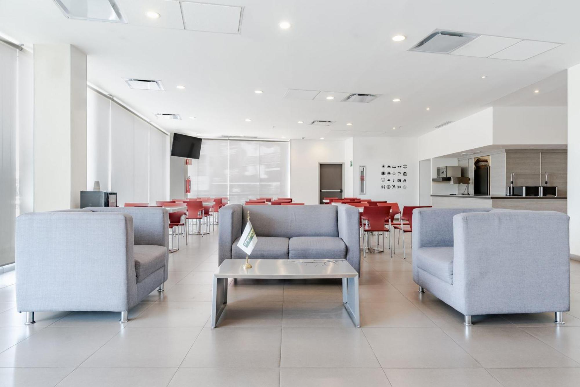 City Express Junior By Marriott Aguascalientes Centro Exterior photo