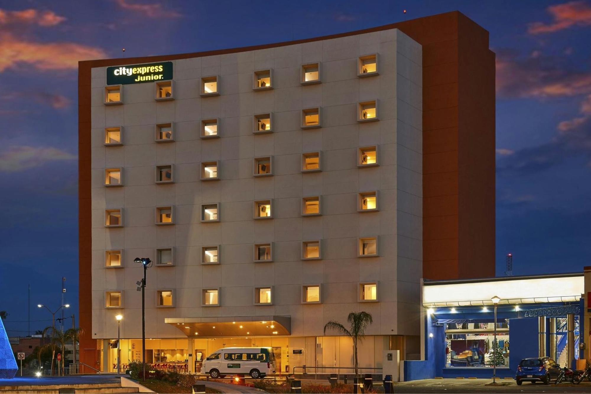 City Express Junior By Marriott Aguascalientes Centro Exterior photo