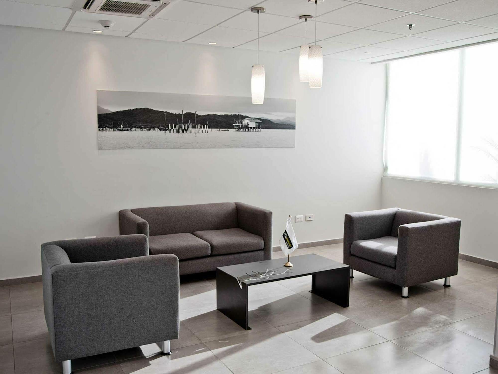 City Express Junior By Marriott Aguascalientes Centro Exterior photo