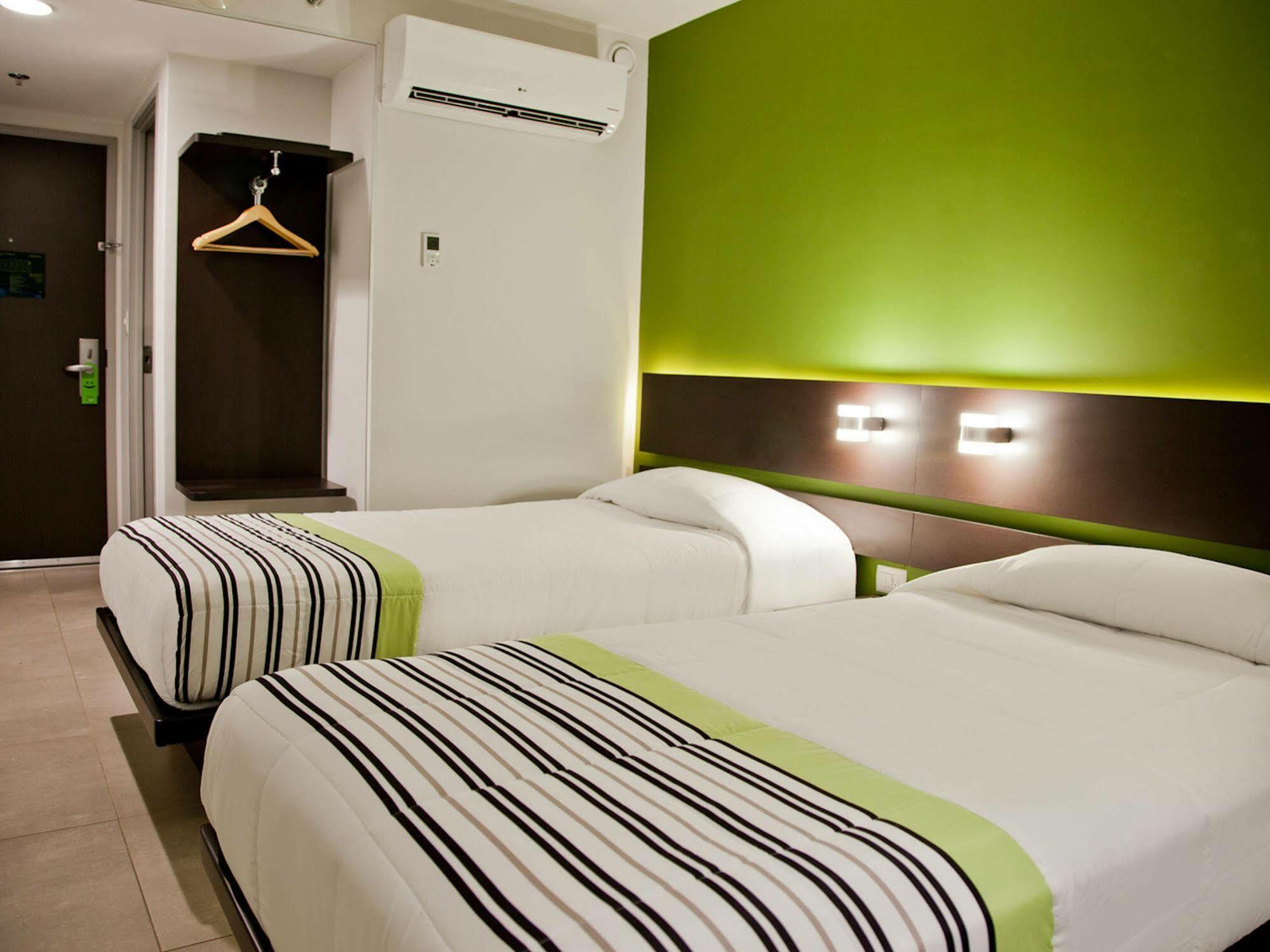 City Express Junior By Marriott Aguascalientes Centro Exterior photo