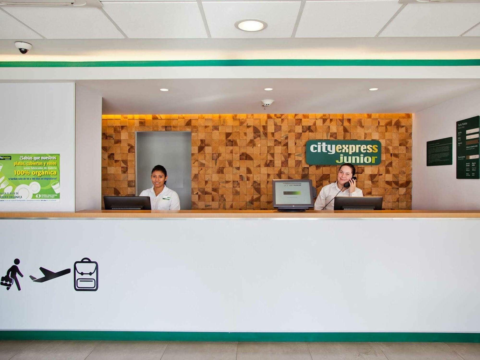 City Express Junior By Marriott Aguascalientes Centro Exterior photo